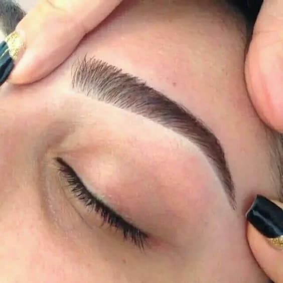 Diseño y Perfilado de Cejas